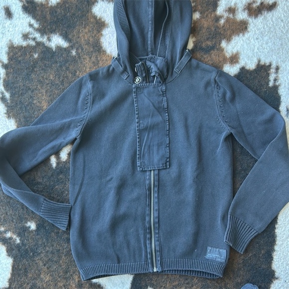 Authentic Calvin Klein sweater with a built-in hoodie, made from 100% cotton - Picture 3 of 6